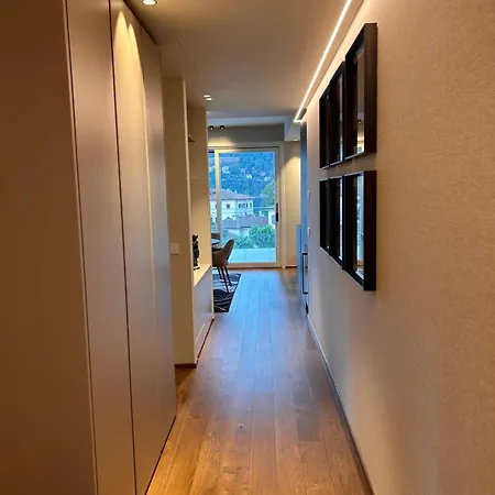 דירה Luxury White House