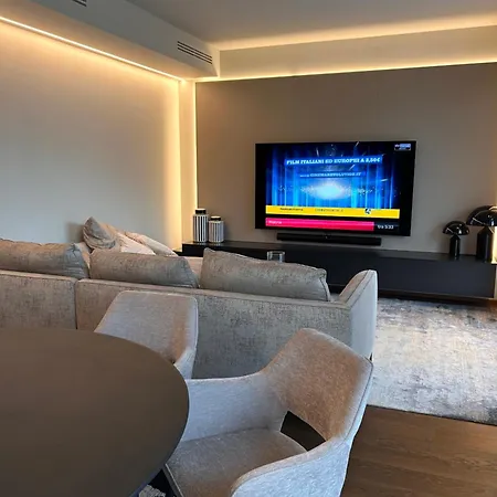 Luxury White House * קומו